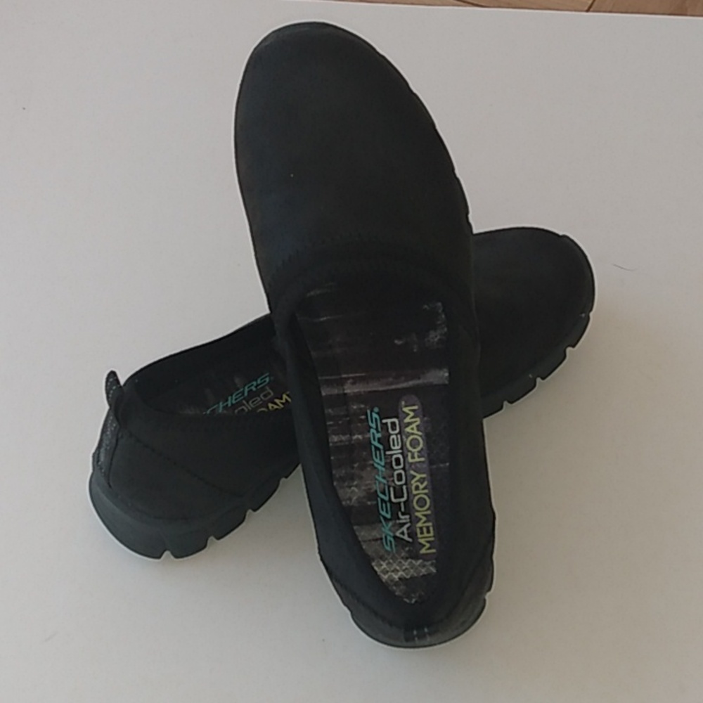 SKETCHERS AIR  cooled Memory foam slip on shoes size 7.5